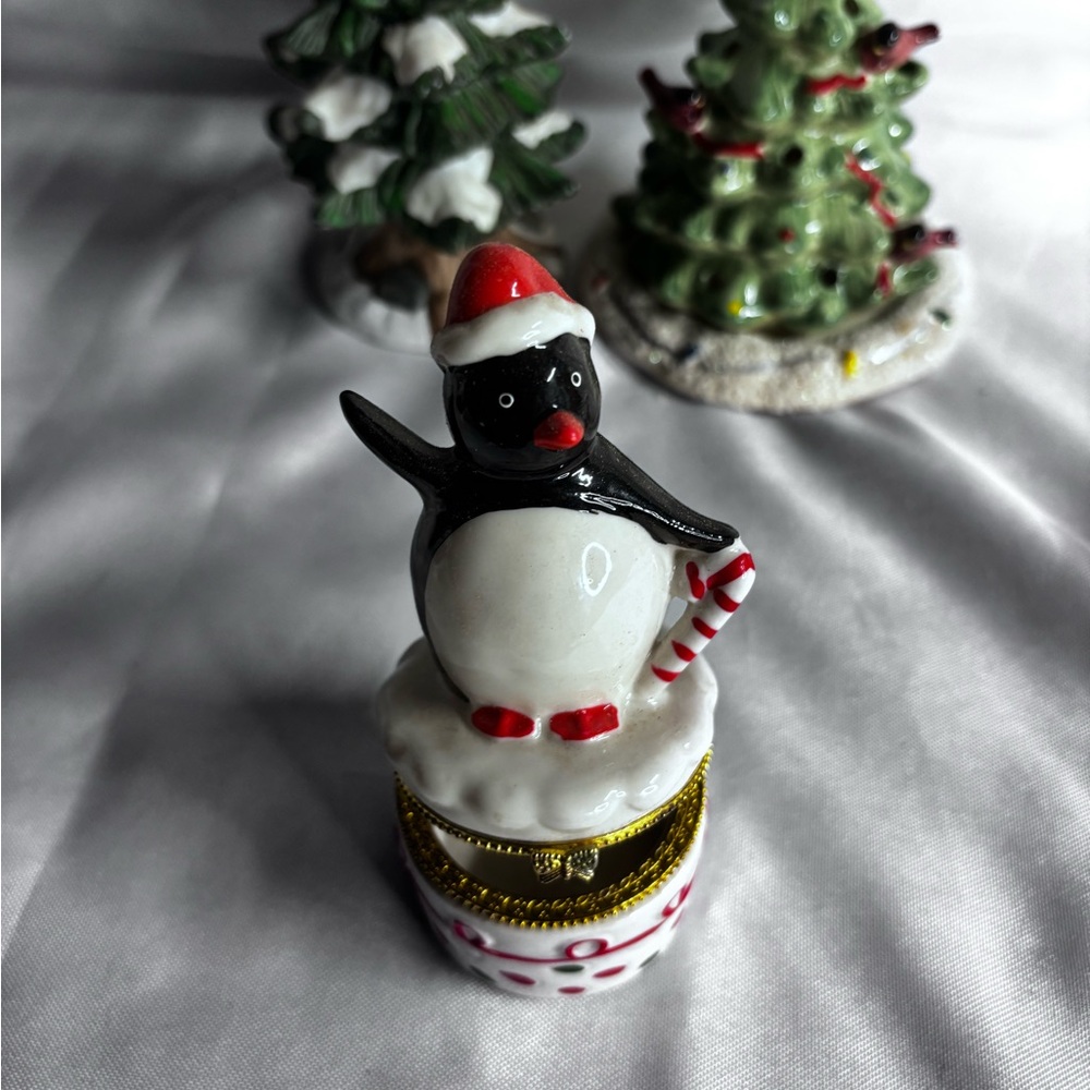 Charming Holiday Penguin Figurine‎ with Santa Hat